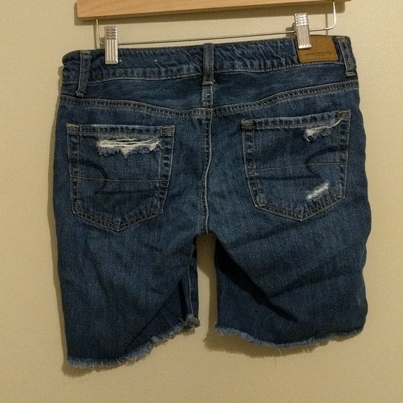 American Eagle distressed shorts - Picture 2 of 2